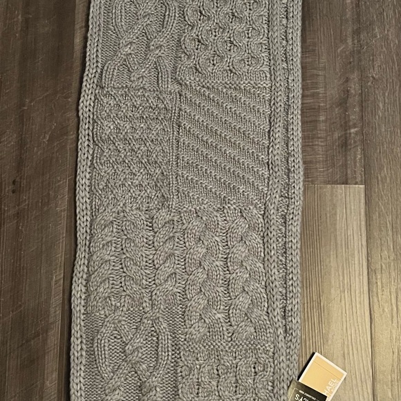 Gray Michael Kors Scarf and Hat set NWT - Picture 2 of 6
